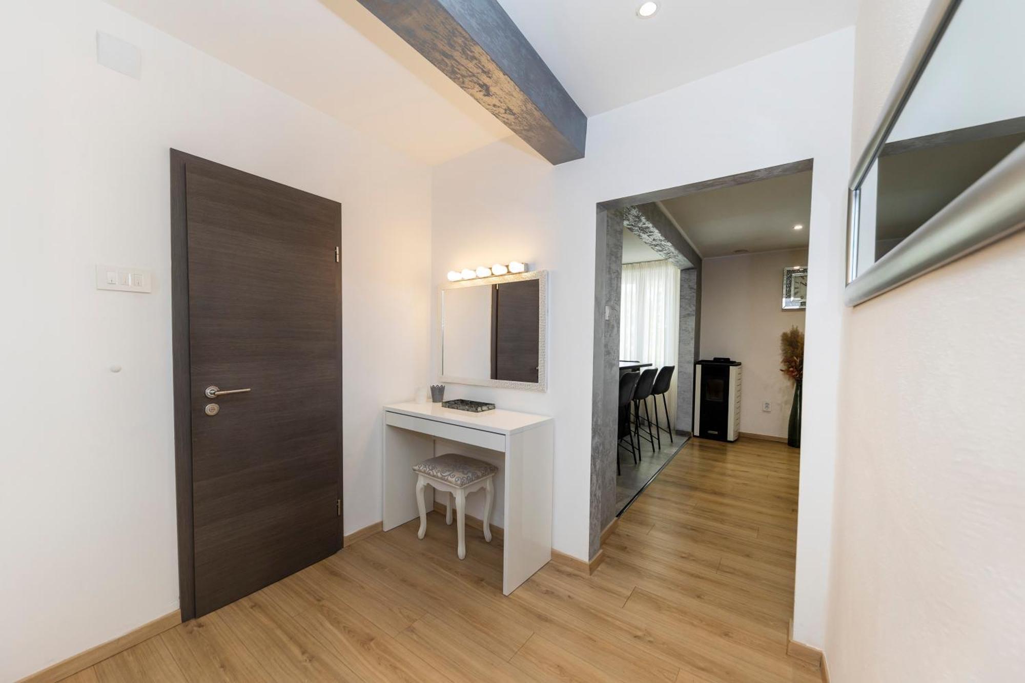 Nikky 2Br Apt. In Old Town Centre ซาดาร์ ภายนอก รูปภาพ