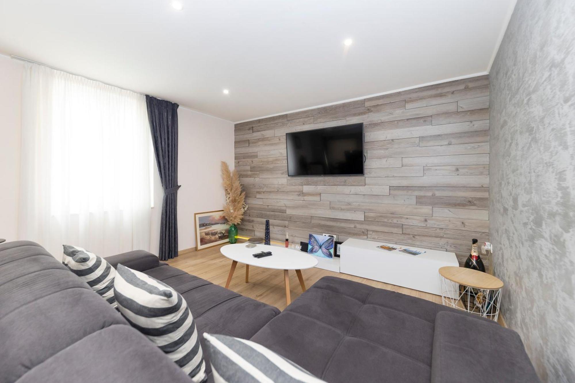 Nikky 2Br Apt. In Old Town Centre ซาดาร์ ภายนอก รูปภาพ